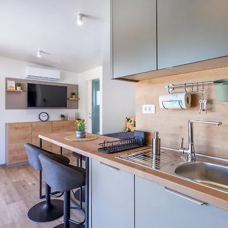 2 Bedroom Gorgeous Stacaravan In Camping